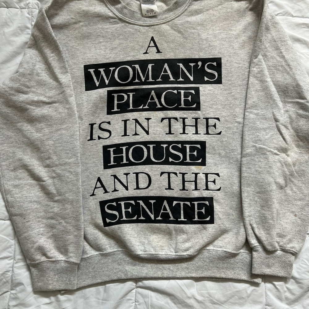 Gildan Gray Long Sleeve Boxy Sweatshirt